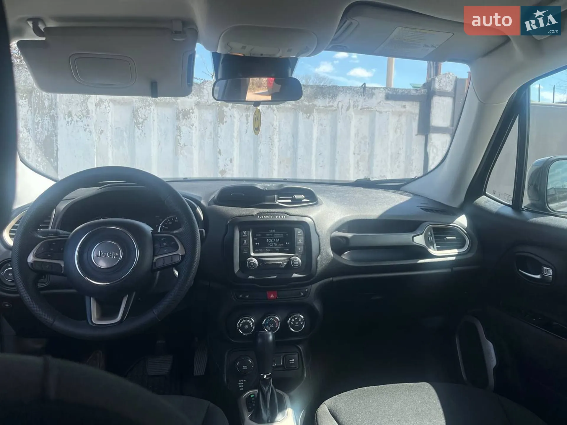 2015 Jeep Renegade - мініатюра 2