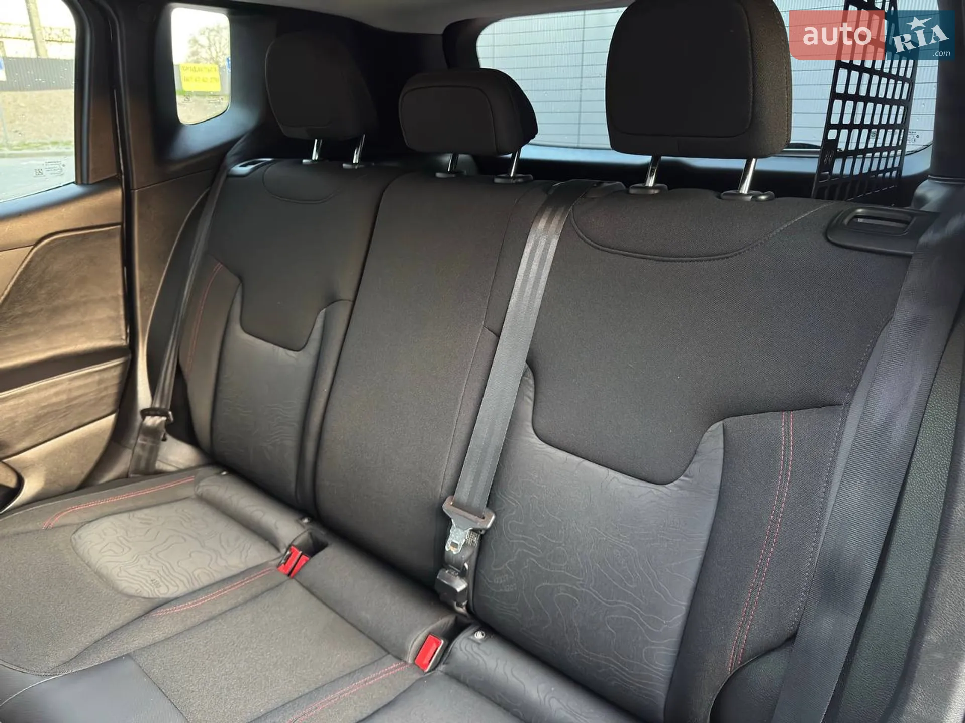 2015 Jeep Renegade - мініатюра 33