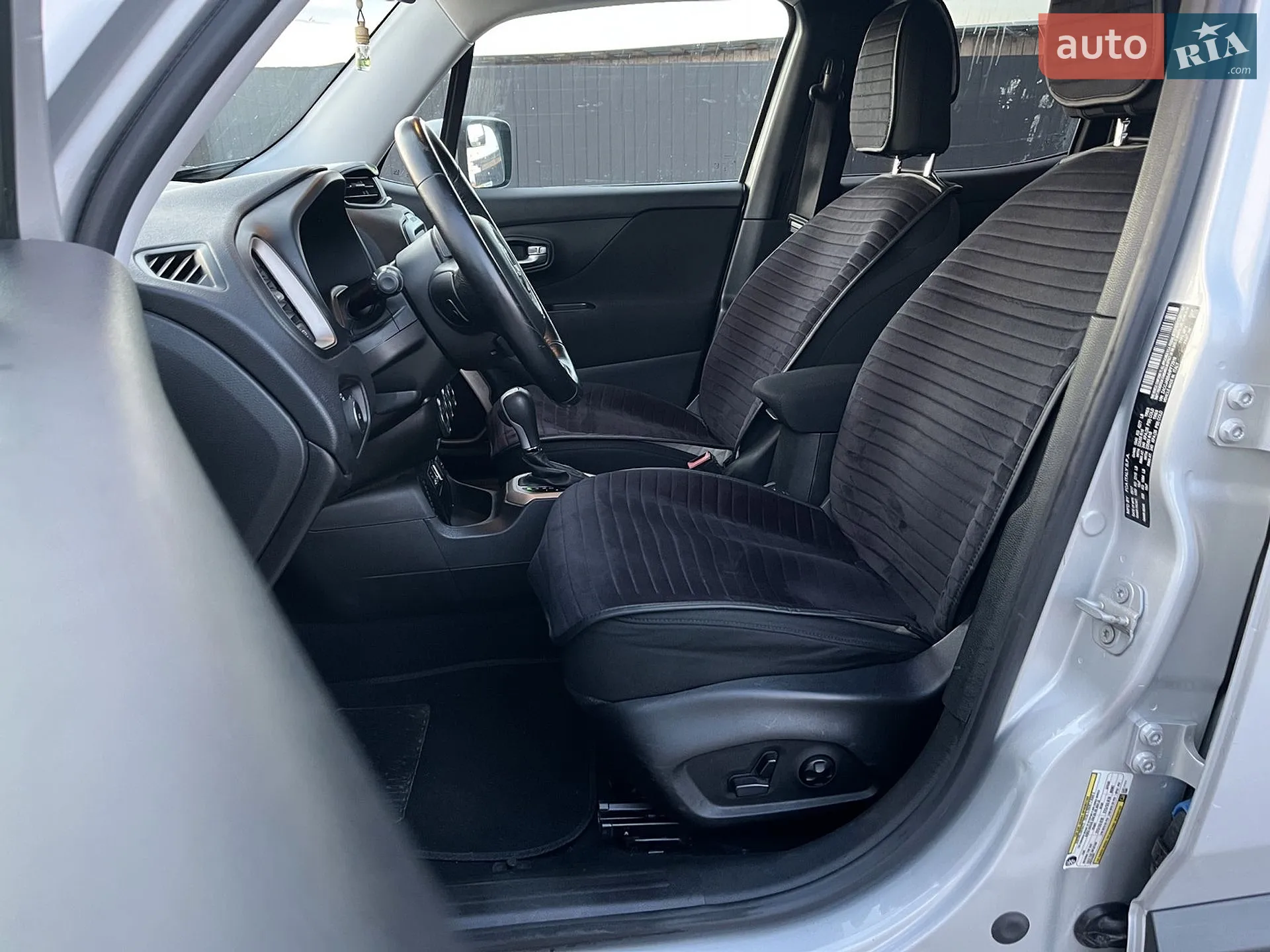 2017 Jeep Renegade - мініатюра 15