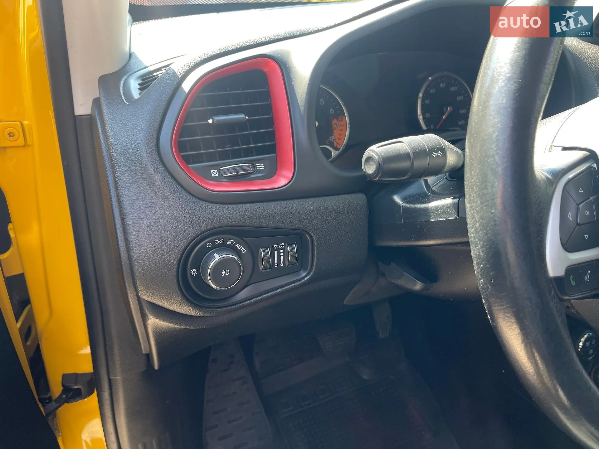 2015 Jeep Renegade - мініатюра 4