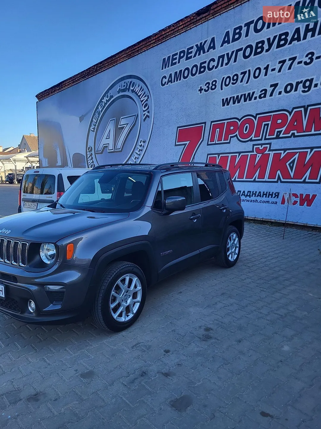 2020 Jeep Renegade - фото 1