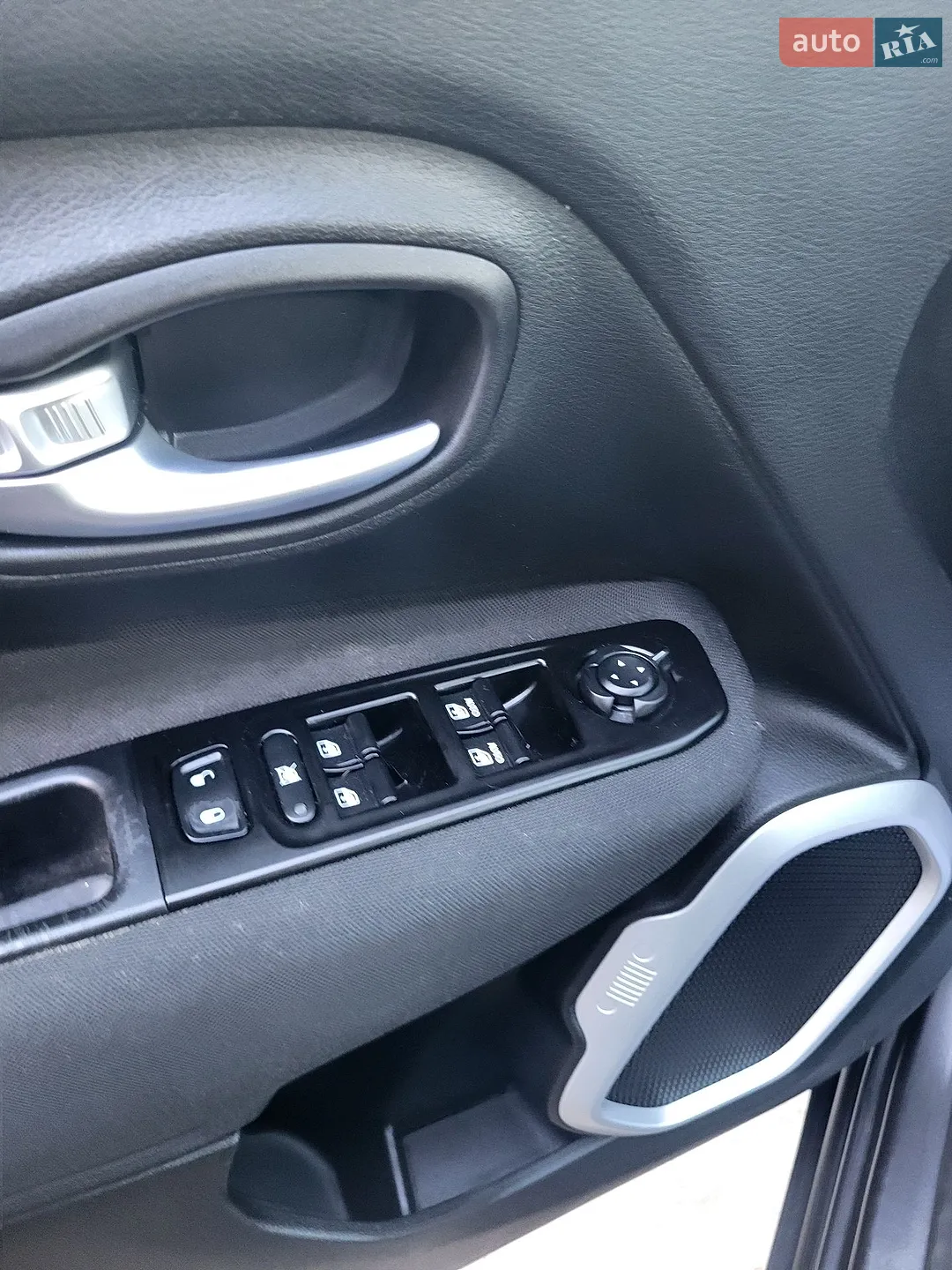 2020 Jeep Renegade - мініатюра 19
