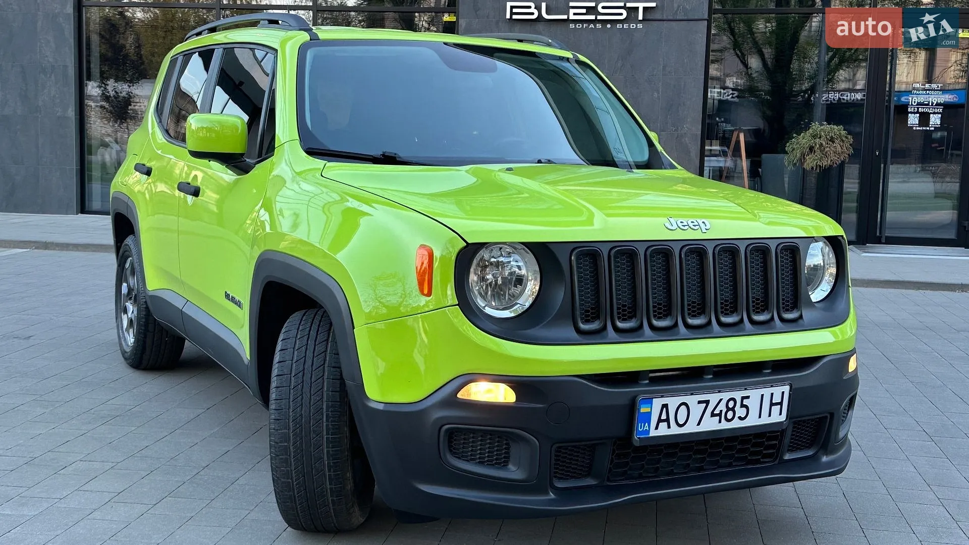 2017 Jeep Renegade - мініатюра 2