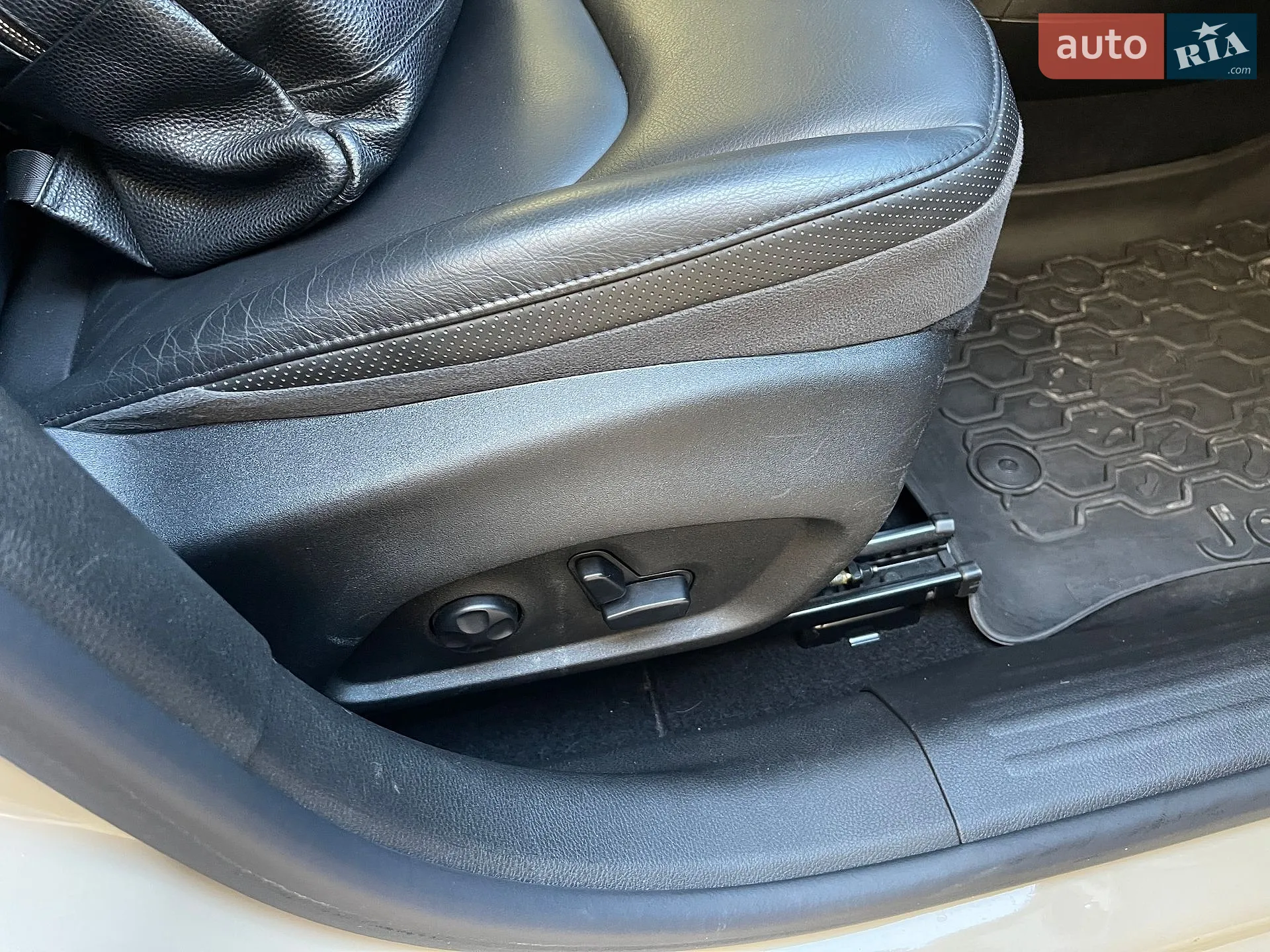 2015 Jeep Renegade - мініатюра 24