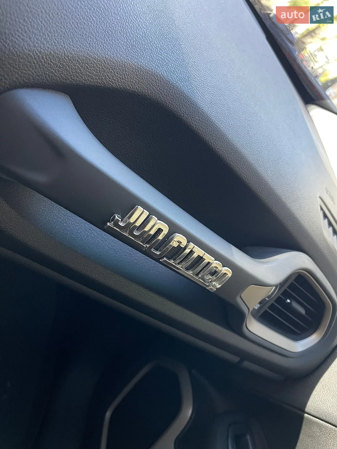 2015 Jeep Renegade - мініатюра 33