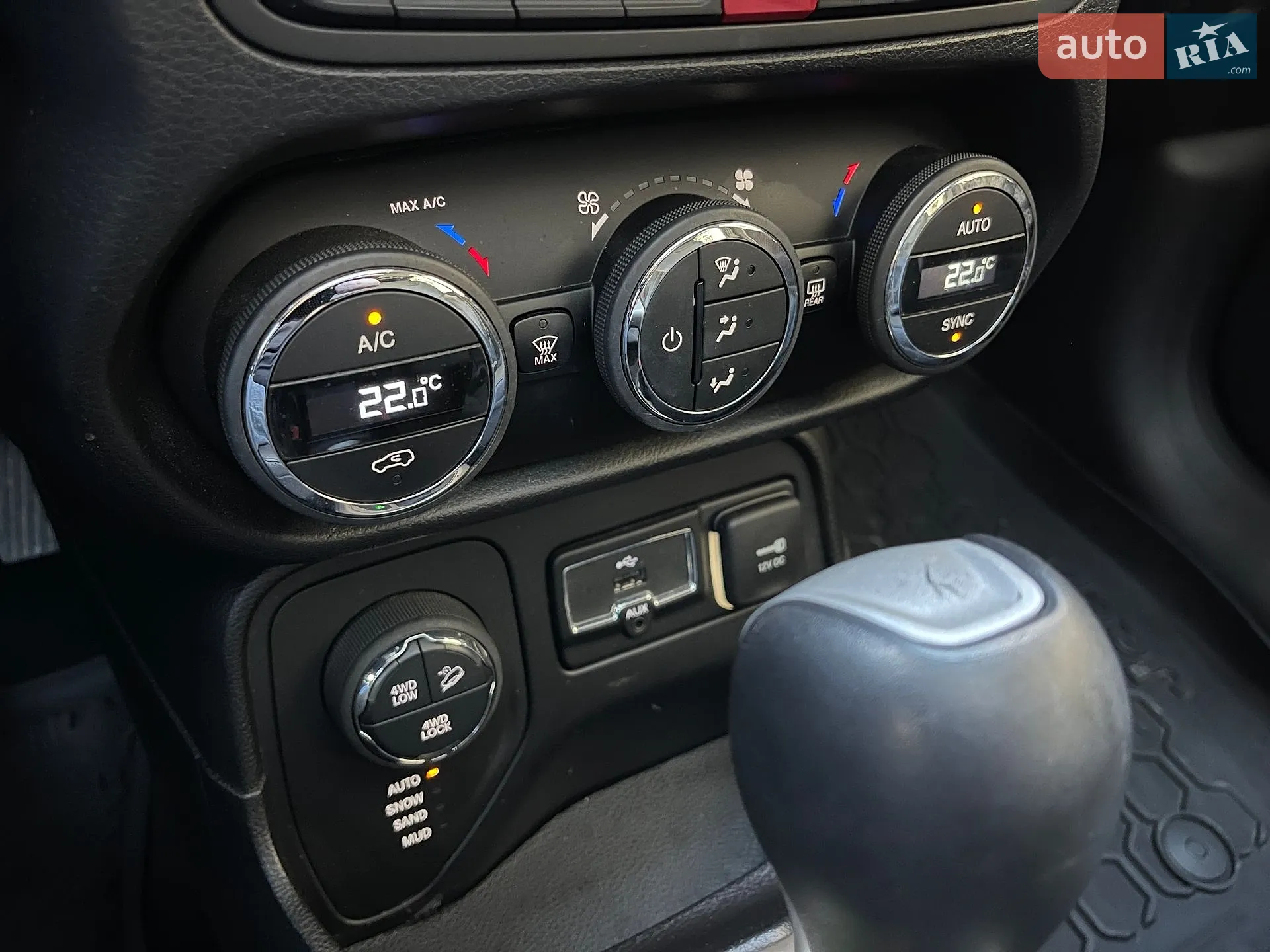 2015 Jeep Renegade - мініатюра 18