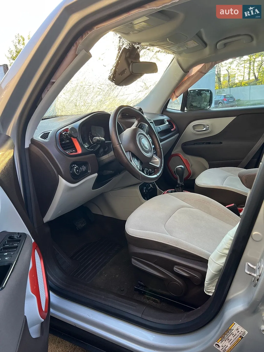 2015 Jeep Renegade - мініатюра 10