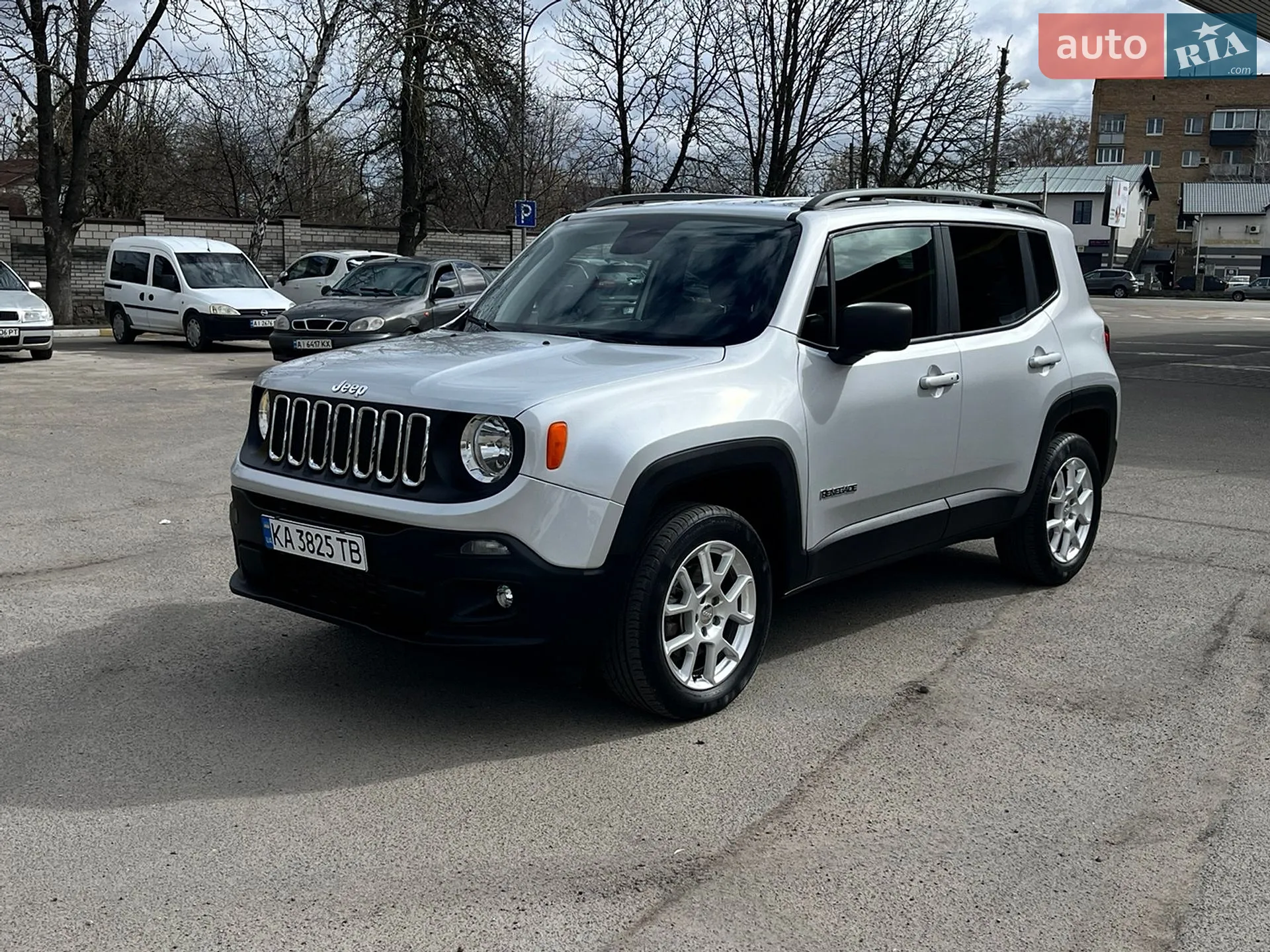 2020 Jeep Renegade - фото 1