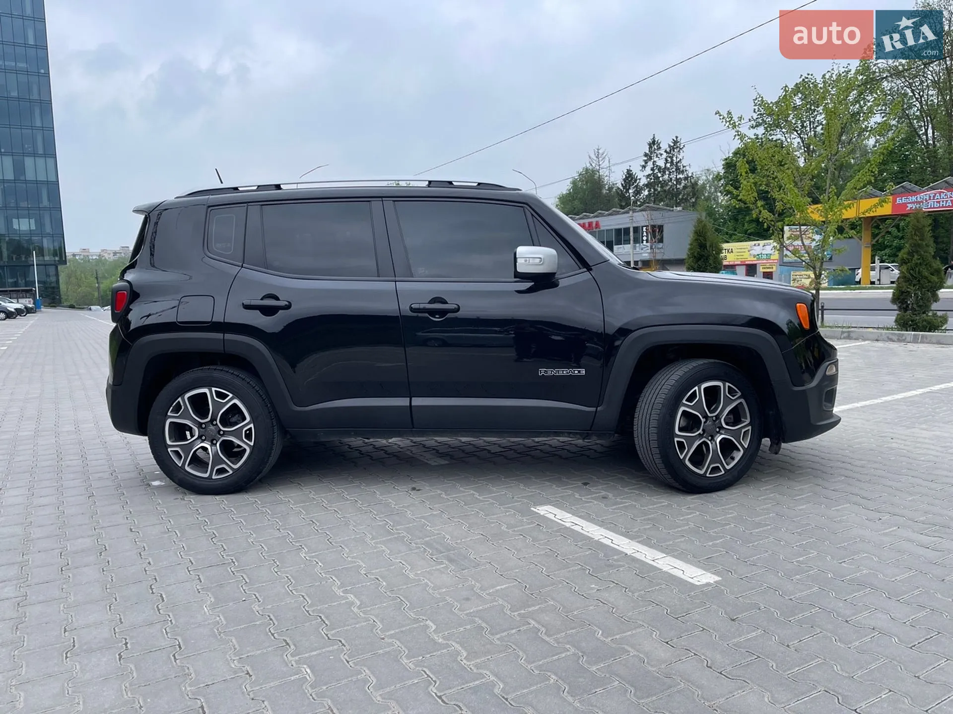 2017 Jeep Renegade - мініатюра 3