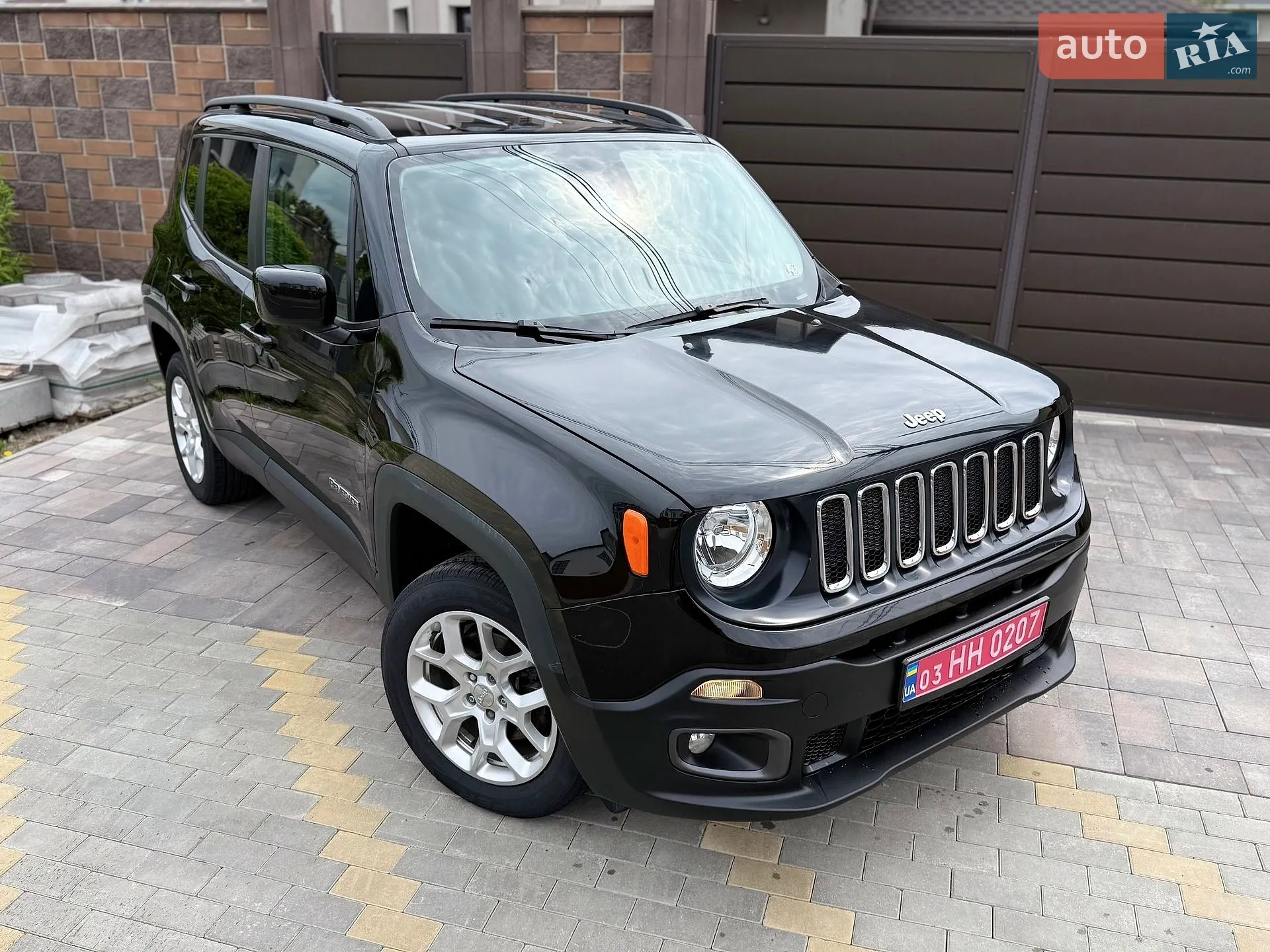 2016 Jeep Renegade - мініатюра 2