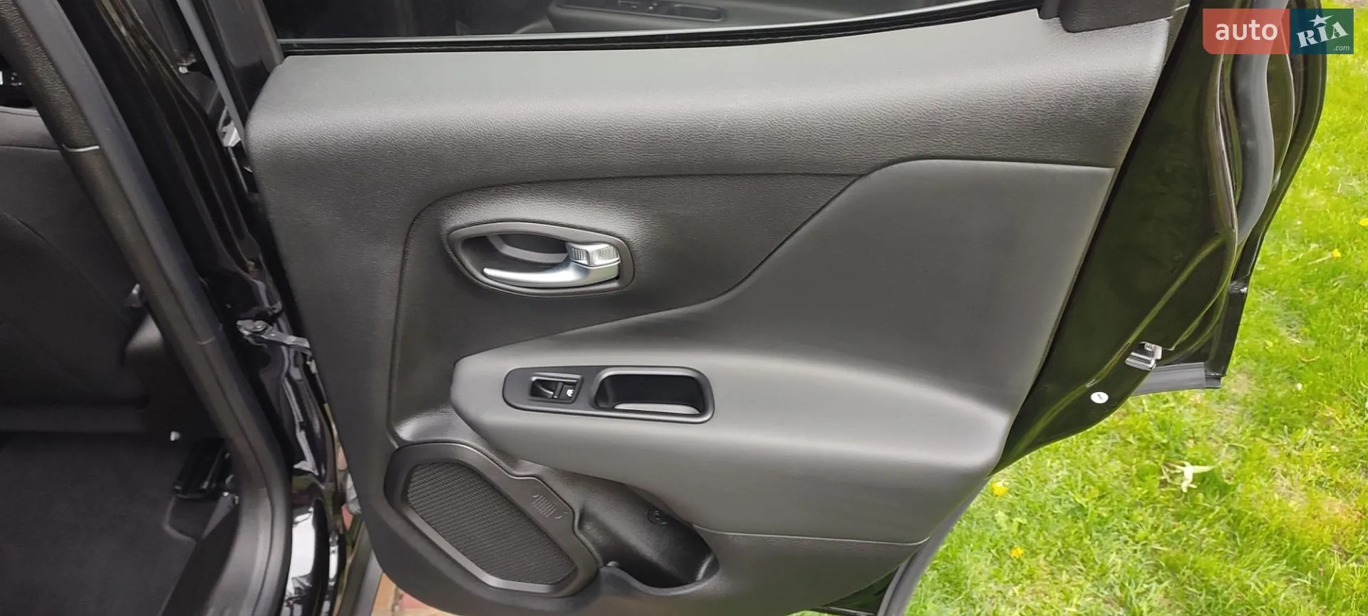 2022 Jeep Renegade - мініатюра 35