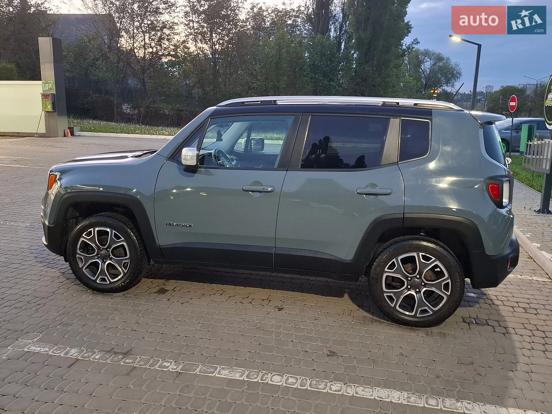 2016 Jeep Renegade - мініатюра 4