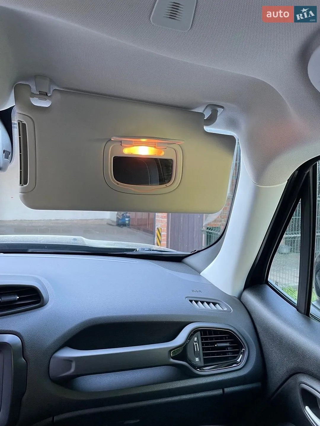 2019 Jeep Renegade - мініатюра 20