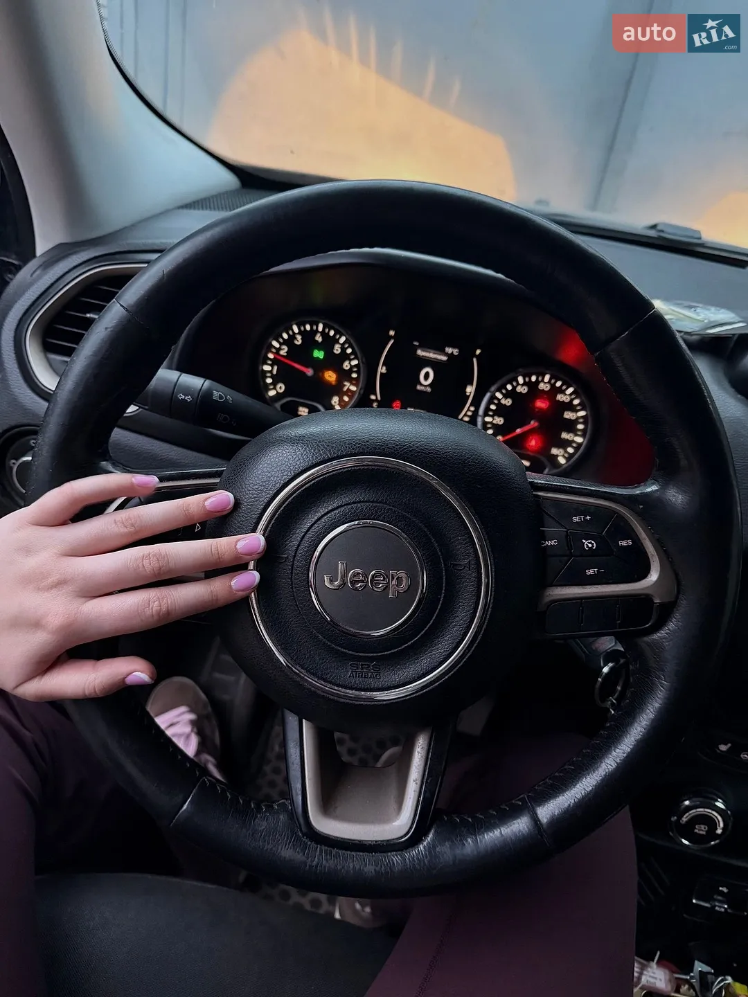 2015 Jeep Renegade - мініатюра 2