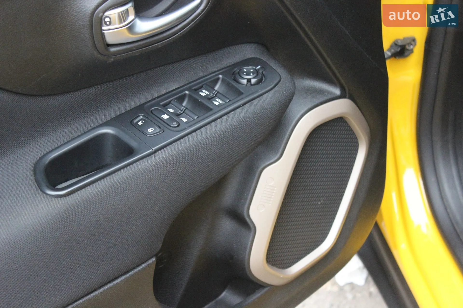 2016 Jeep Renegade - мініатюра 17