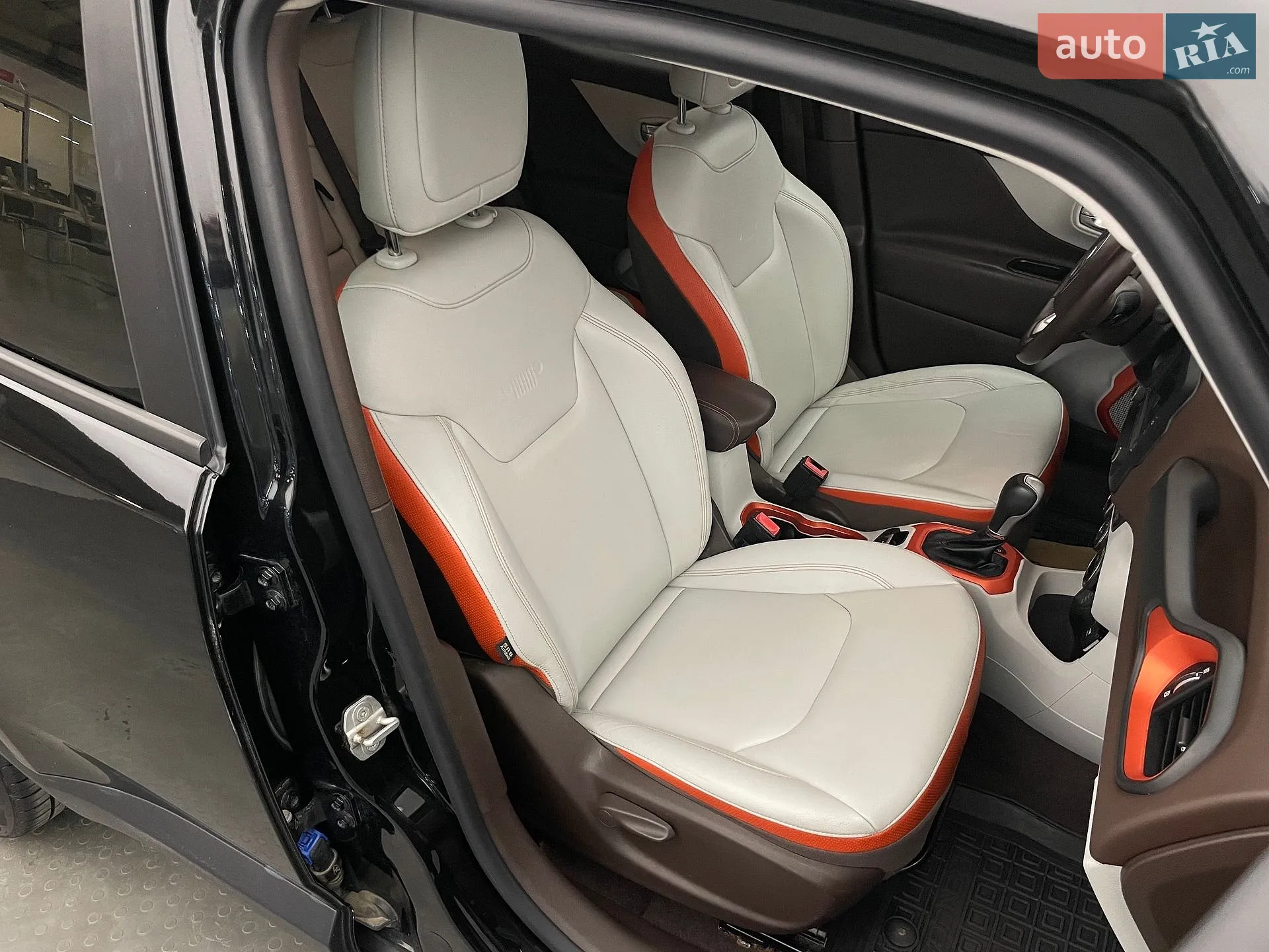2015 Jeep Renegade - мініатюра 21