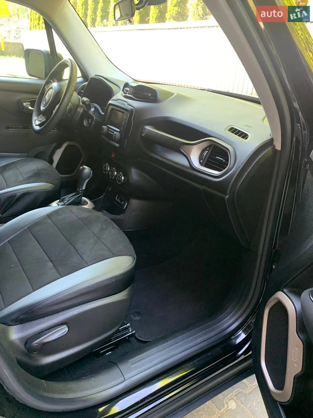 2015 Jeep Renegade - мініатюра 20