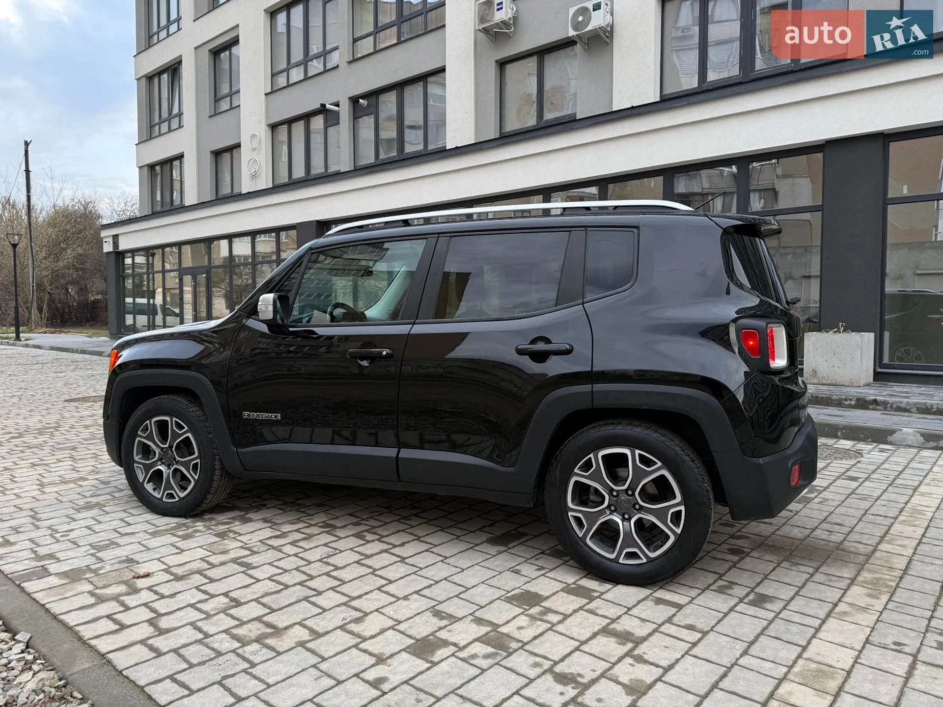 2016 Jeep Renegade - мініатюра 4