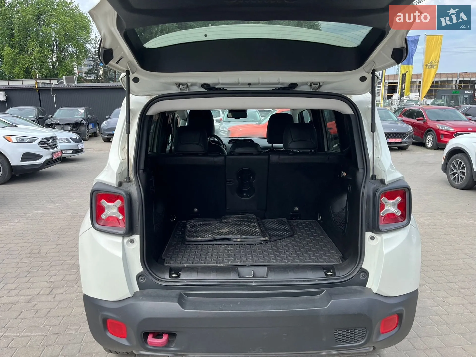 2016 Jeep Renegade - мініатюра 13