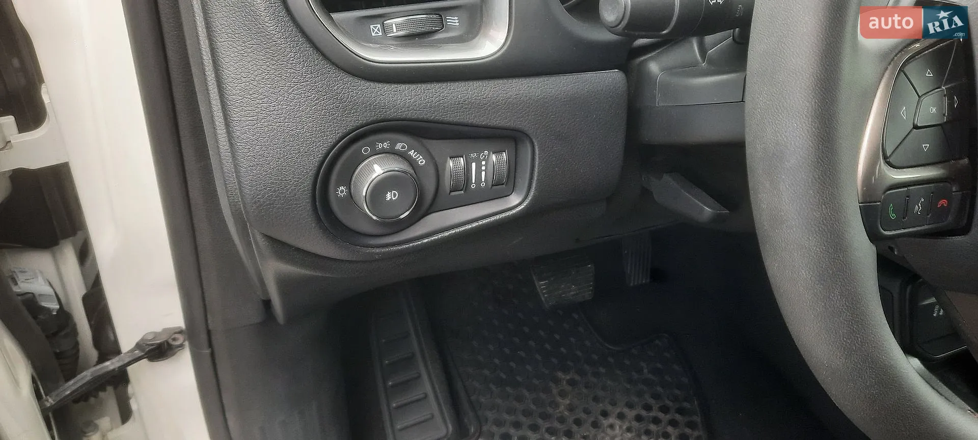 2022 Jeep Renegade - мініатюра 19