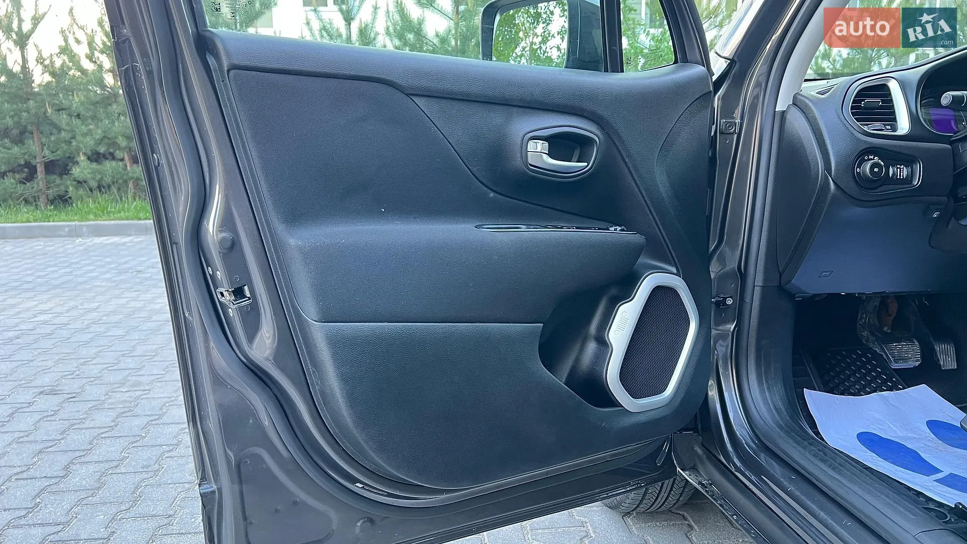 2020 Jeep Renegade - мініатюра 28