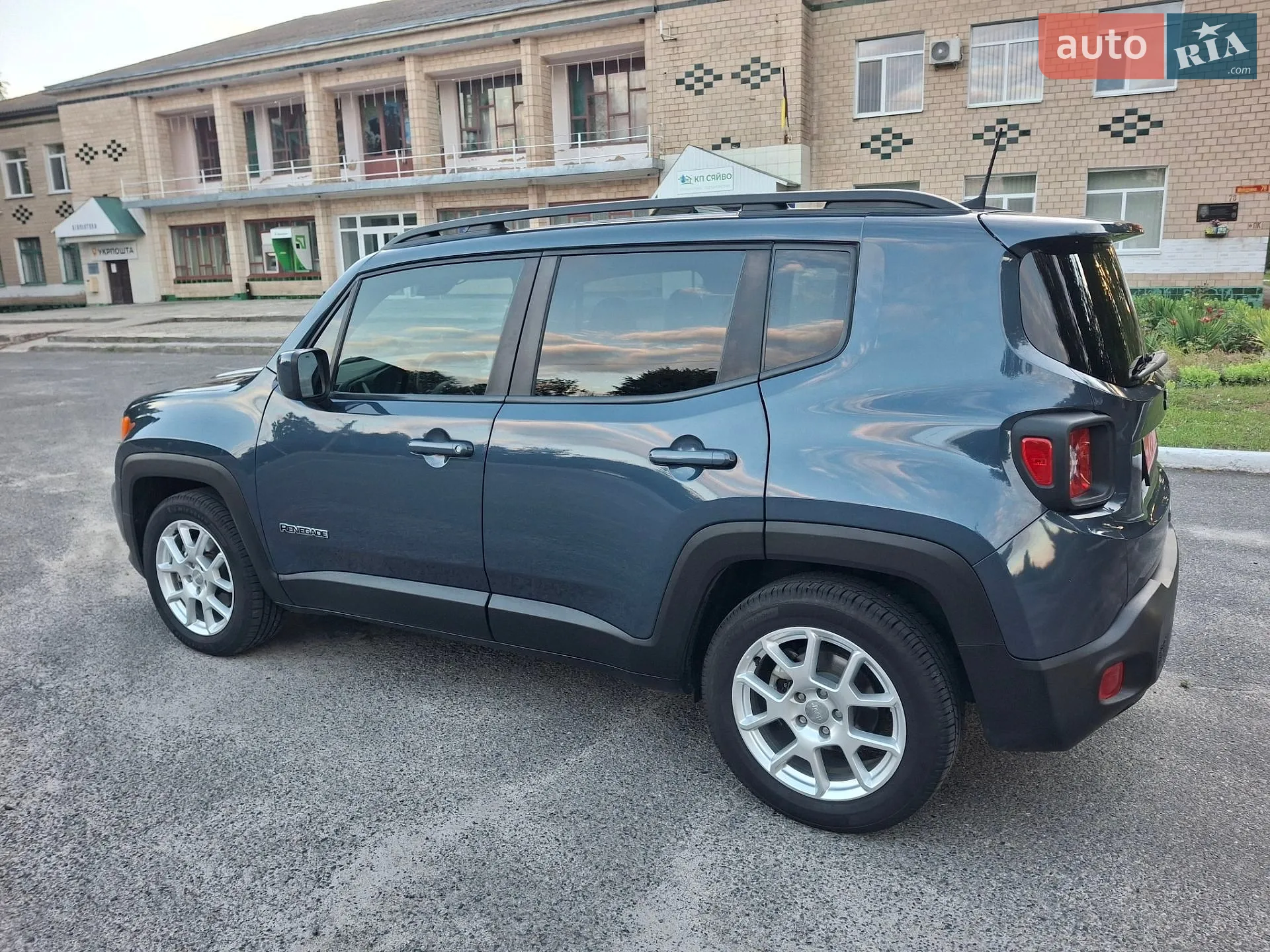 2020 Jeep Renegade - мініатюра 3
