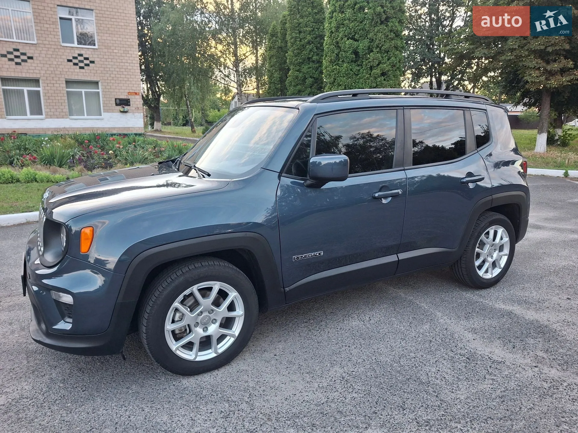 2020 Jeep Renegade - мініатюра 4