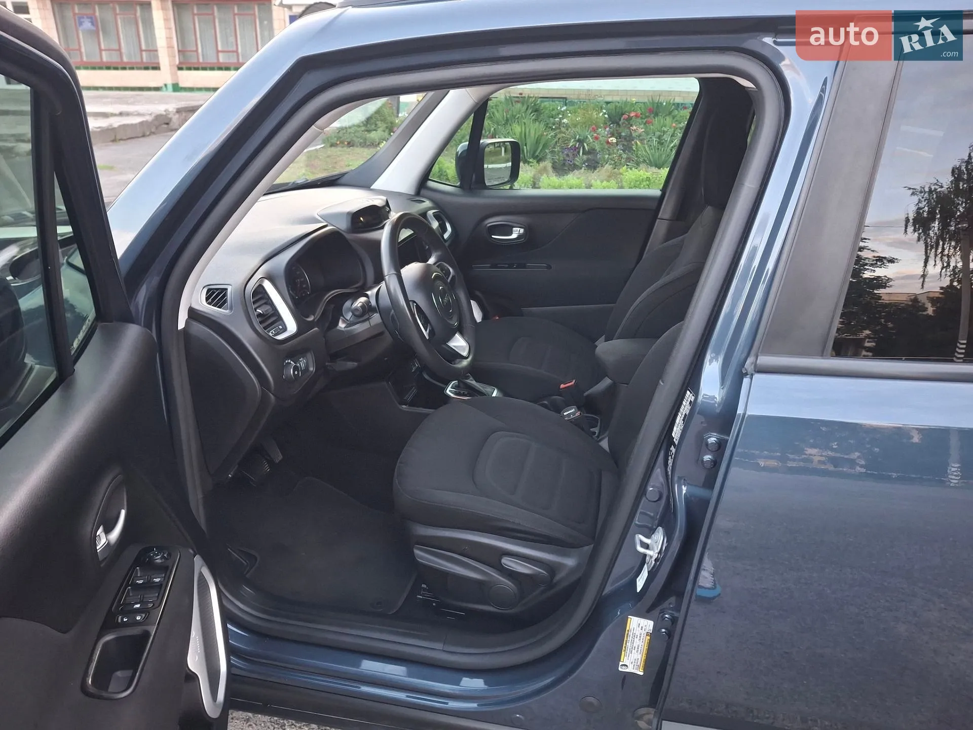 2020 Jeep Renegade - мініатюра 28