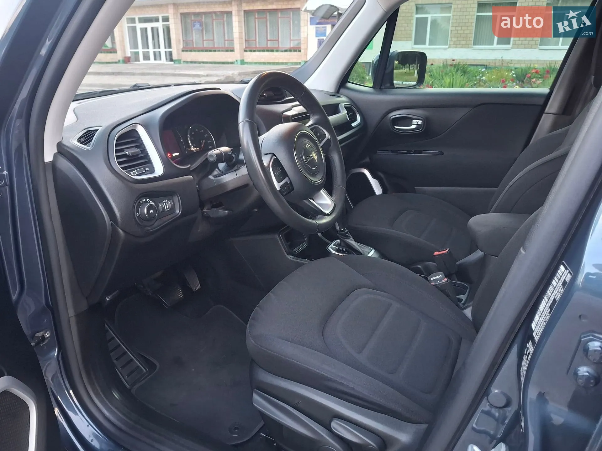 2020 Jeep Renegade - мініатюра 22