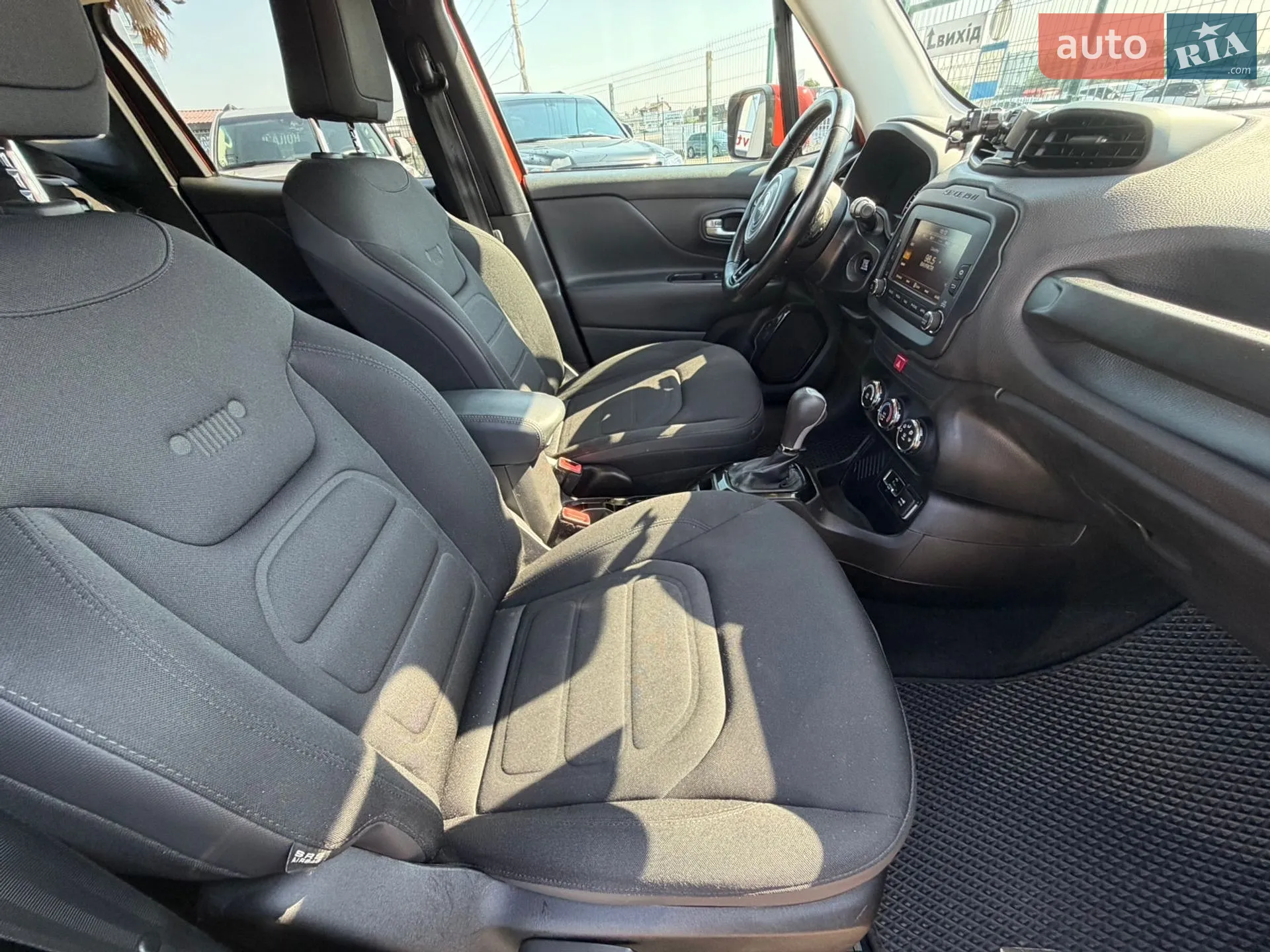 2017 Jeep Renegade - мініатюра 32