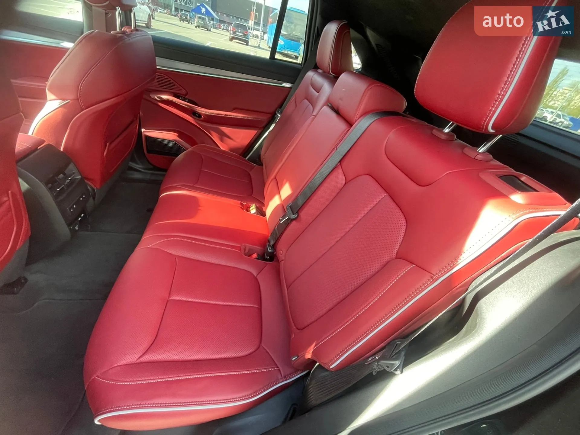 2024 Jeep Grand Wagoneer - мініатюра 12
