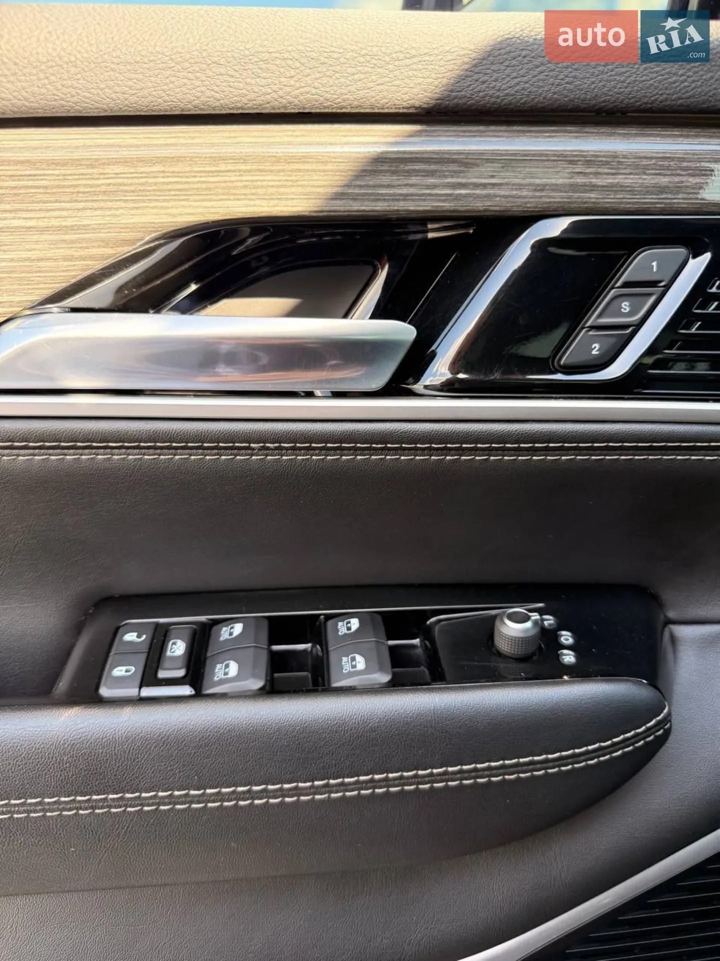 2022 Jeep Grand Wagoneer - мініатюра 38