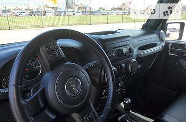 Позашляховик / Кросовер Jeep Wrangler 2012 в 