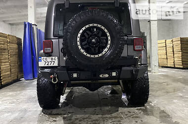 Внедорожник / Кроссовер Jeep Wrangler 2015 в Черновцах