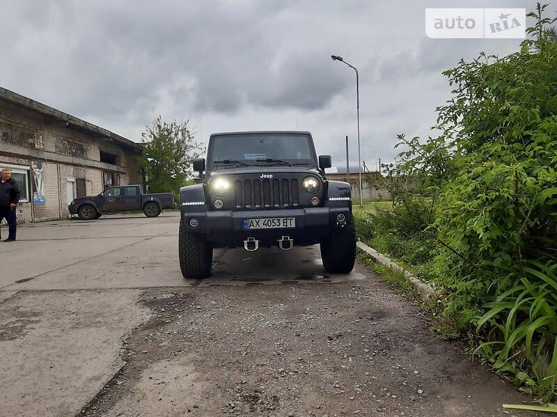 Внедорожник / Кроссовер Jeep Wrangler 2012 в Лозовой