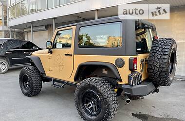 Внедорожник / Кроссовер Jeep Wrangler 2012 в Киеве