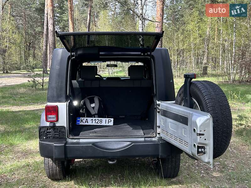 Внедорожник / Кроссовер Jeep Wrangler 2008 в Киеве