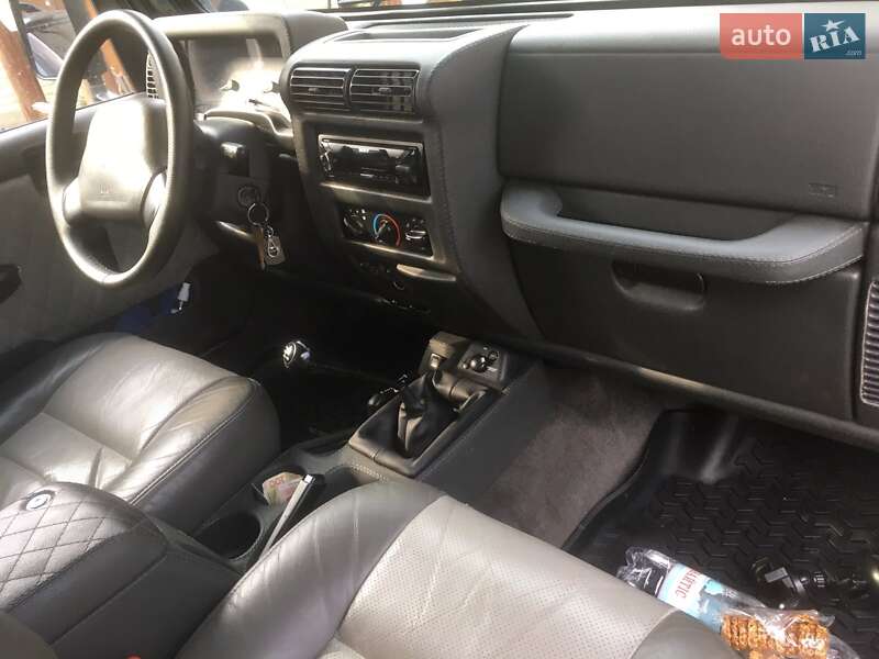 Внедорожник / Кроссовер Jeep Wrangler 2000 в Луцке