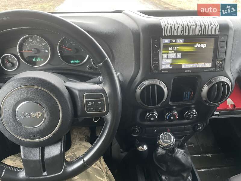 Позашляховик / Кросовер Jeep Wrangler 2016 в Києві