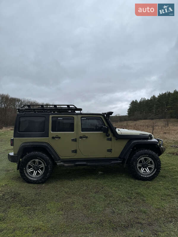 Позашляховик / Кросовер Jeep Wrangler 2012 в Житомирі