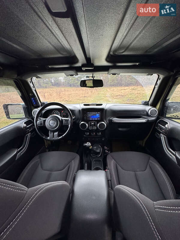 Позашляховик / Кросовер Jeep Wrangler 2012 в Житомирі