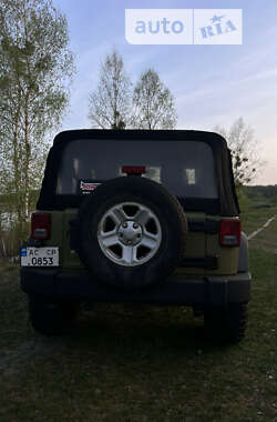 Внедорожник / Кроссовер Jeep Wrangler 2013 в Маневичах