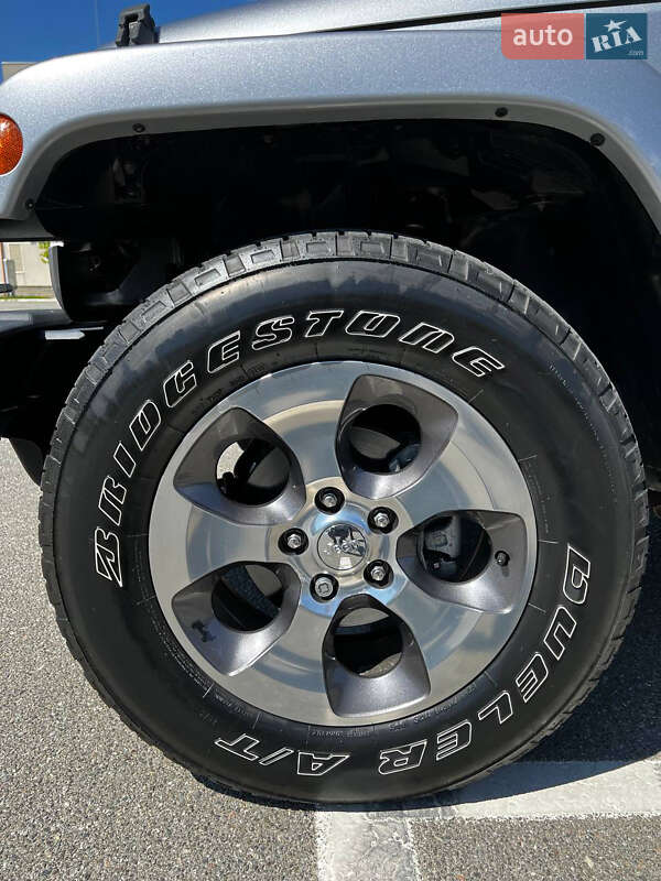 Внедорожник / Кроссовер Jeep Wrangler 2016 в Киеве