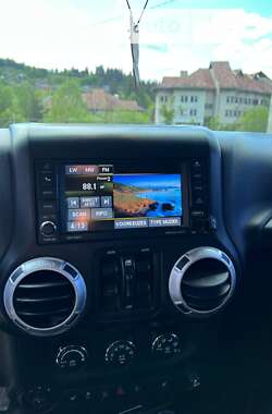 Позашляховик / Кросовер Jeep Wrangler 2013 в Яремчі