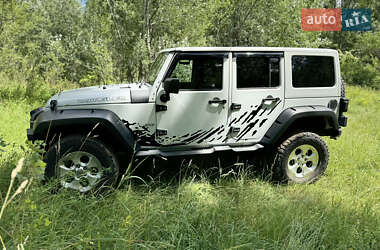 Внедорожник / Кроссовер Jeep Wrangler 2011 в 