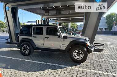 Внедорожник / Кроссовер Jeep Wrangler 2016 в Черновцах