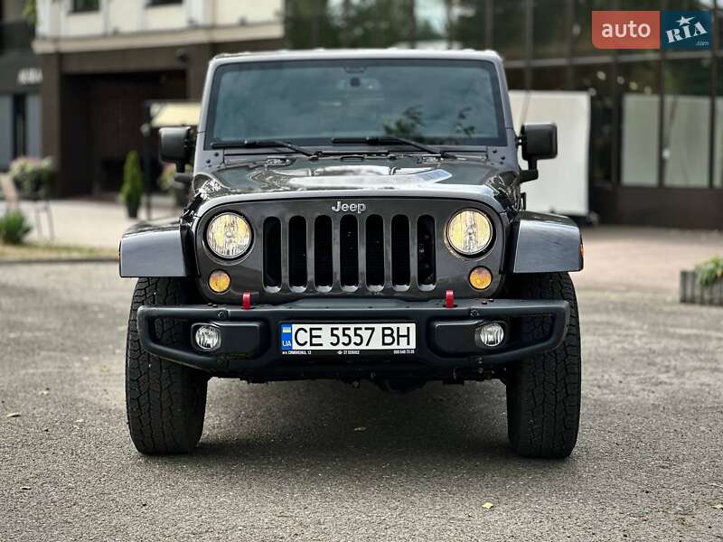 Внедорожник / Кроссовер Jeep Wrangler 2016 в Черновцах