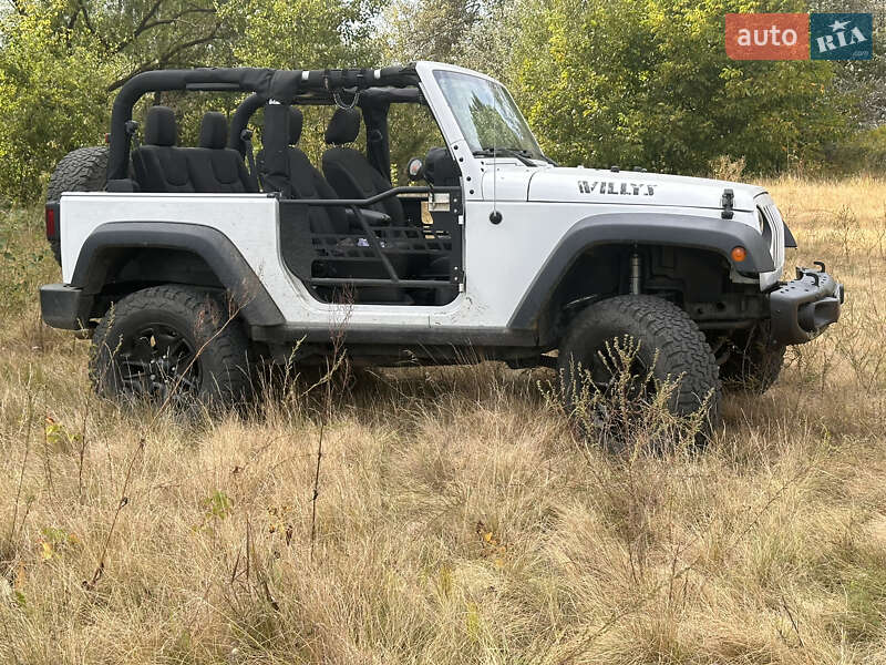 Внедорожник / Кроссовер Jeep Wrangler 2016 в Киеве фото 23 Внедорожник / Кроссовер Jeep Wrangler 2016 в Киеве