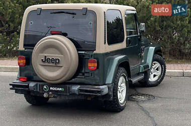 Внедорожник / Кроссовер Jeep Wrangler 2000 в 
