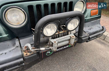 Внедорожник / Кроссовер Jeep Wrangler 2000 в 